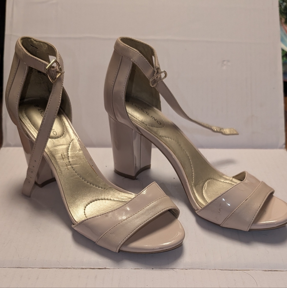Bandolino Cream Chunky Heel Sandals